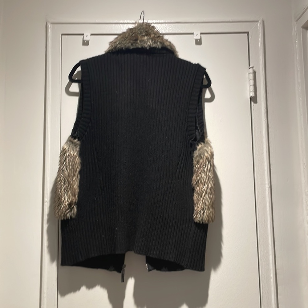 Calvin Klein - Faux-fur sweater vest - Picture 4 of 5